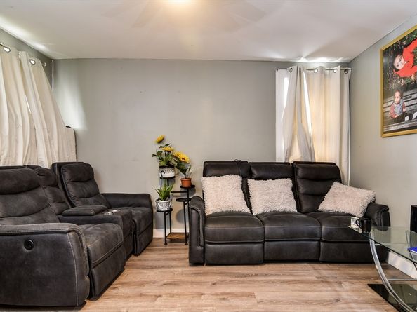 136 Commonwealth Rd, Wayland MA 01778