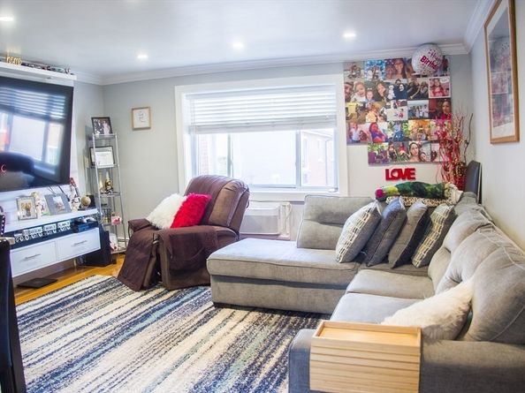 42 Bryon Rd 6, Boston MA 02132