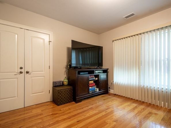 990 Vfw Pkwy 204, Boston MA 02132