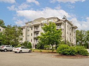 990 Vfw Pkwy 204, Boston MA 02132