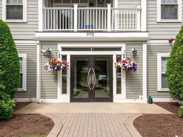 990 Vfw Pkwy 204, Boston MA 02132