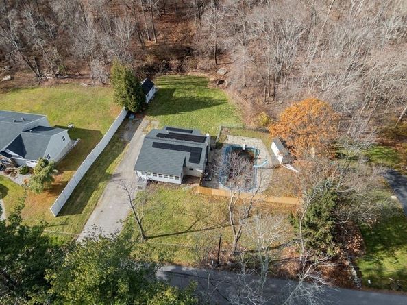 90 Leland Hill Rd, Sutton MA 01590