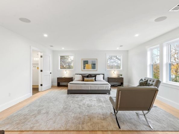 19 Town Way, Winchester MA 01890