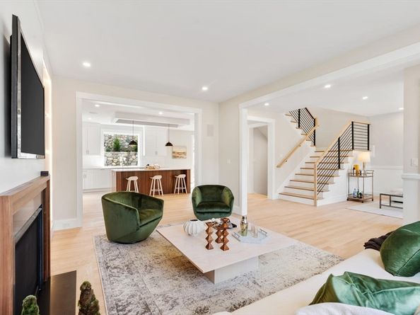 19 Town Way, Winchester MA 01890