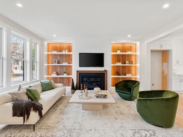 19 Town Way, Winchester MA 01890