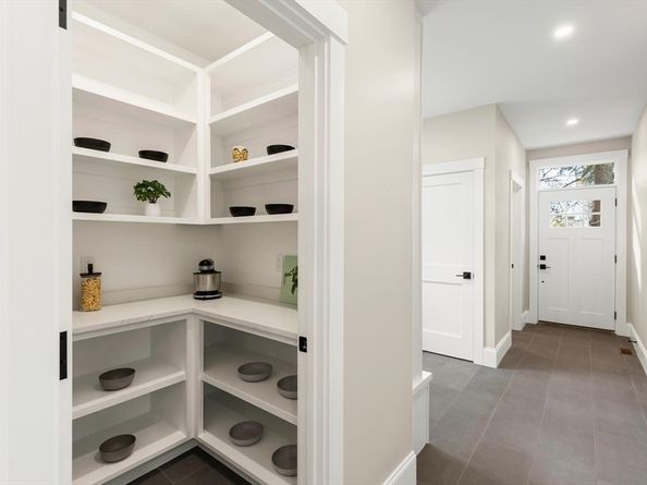 19 Town Way, Winchester MA 01890