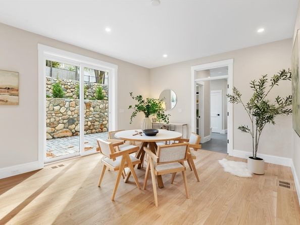 19 Town Way, Winchester MA 01890