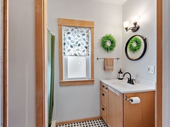 10-12 Otis St, Fitchburg MA 01420