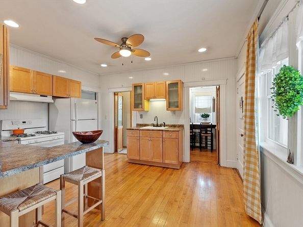 10-12 Otis St, Fitchburg MA 01420