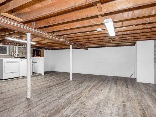 33 West St, Westford MA 01886