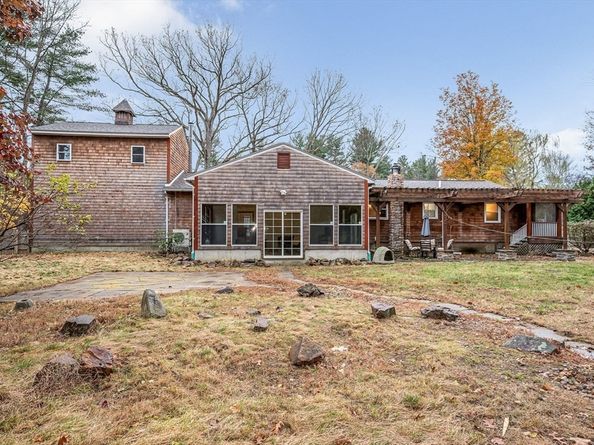 33 West St, Westford MA 01886