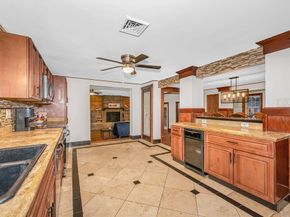 33 West St, Westford MA 01886