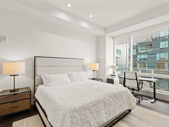 50 Liberty Dr 11L, Boston MA 02210