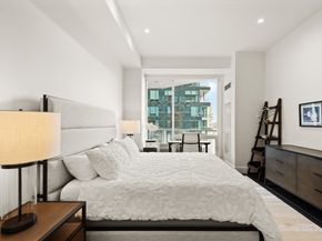 50 Liberty Dr 11L, Boston MA 02210