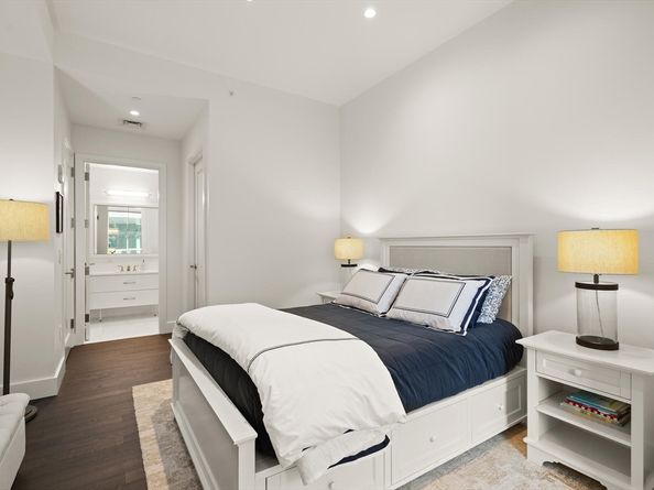 50 Liberty Dr 11L, Boston MA 02210