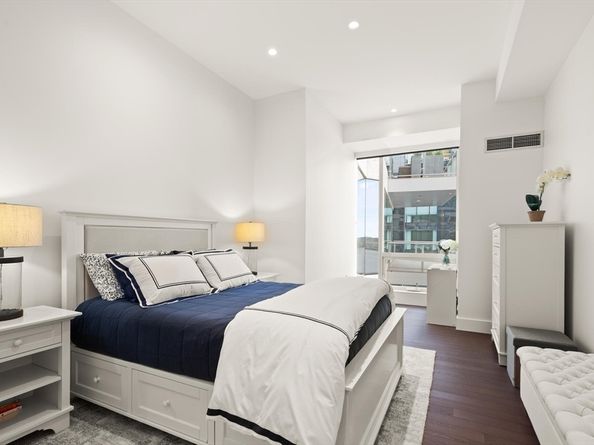 50 Liberty Dr 11L, Boston MA 02210