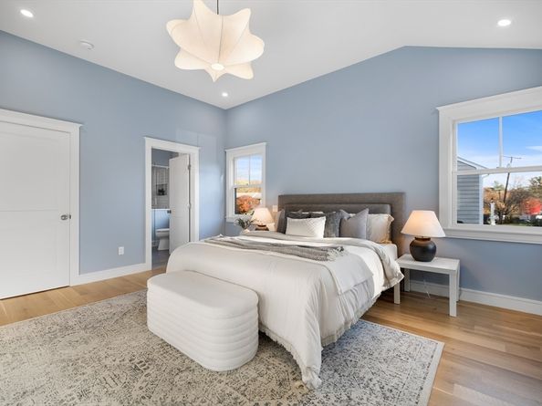 2 Howard Ct, Woburn MA 01801