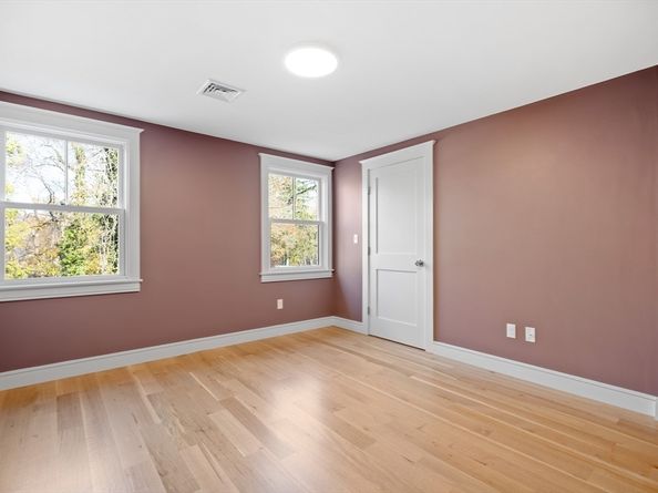 2 Howard Ct, Woburn MA 01801