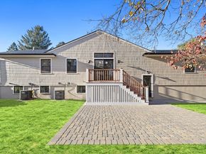 2 Howard Ct, Woburn MA 01801