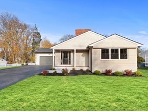 2 Howard Ct, Woburn MA 01801