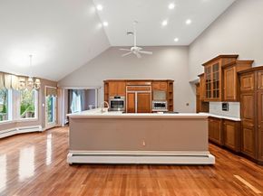 10 Heritage Ln, Saugus MA 01906