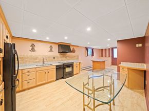 10 Heritage Ln, Saugus MA 01906