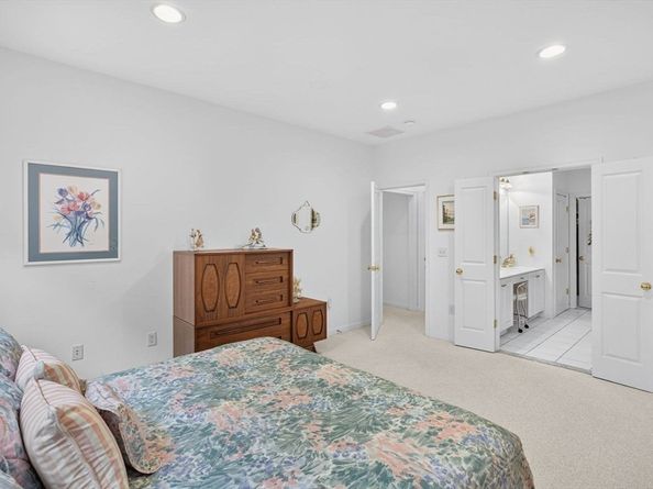 25 Fox Hollow, Plymouth MA 02360