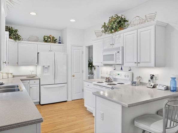 25 Fox Hollow, Plymouth MA 02360