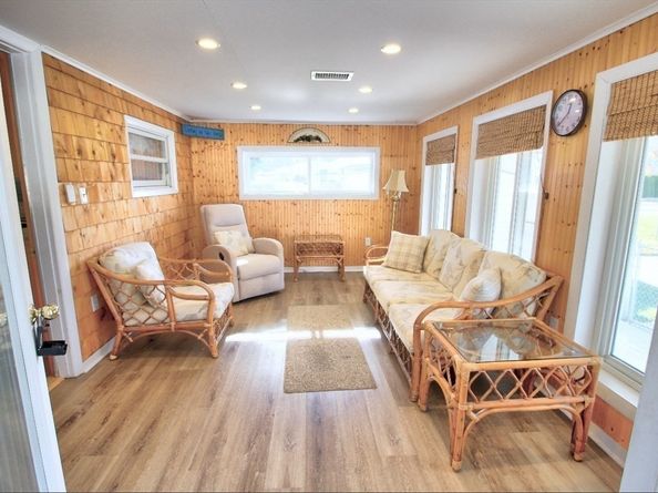 36 Miles St, Fitchburg MA 01420