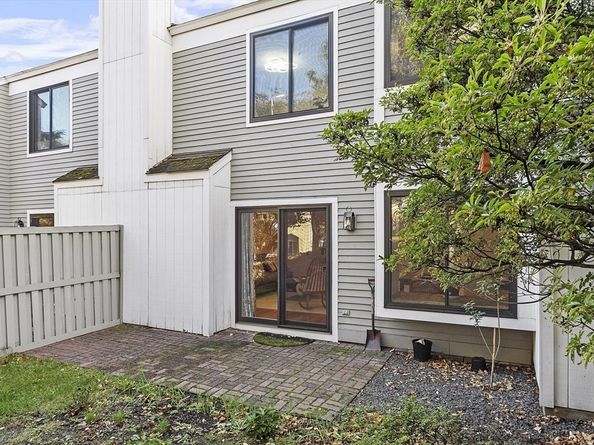 16 Concord Greene 5, Concord MA 01742