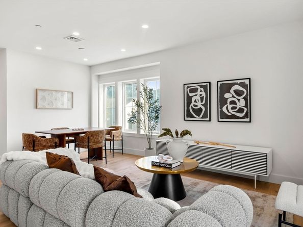 106 River Street 18, Newton MA 02465