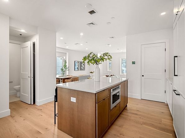 106 River Street 14, Newton MA 02465