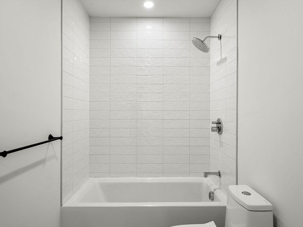 106 River Street 14, Newton MA 02465