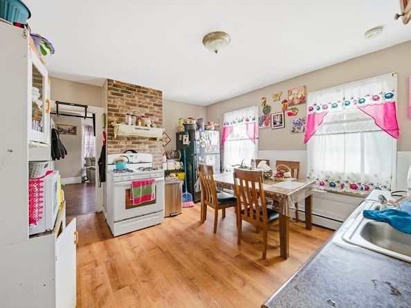 94 Sheridan St, Lynn MA 01902