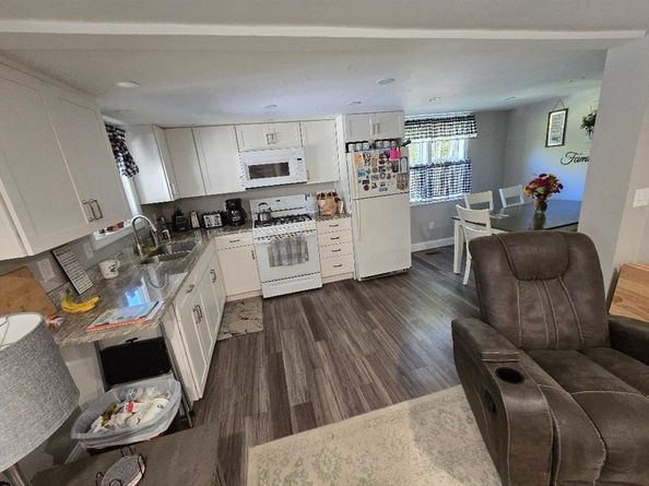 39 S Main St, Millbury MA 01527