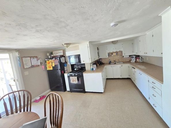 39 S Main St, Millbury MA 01527