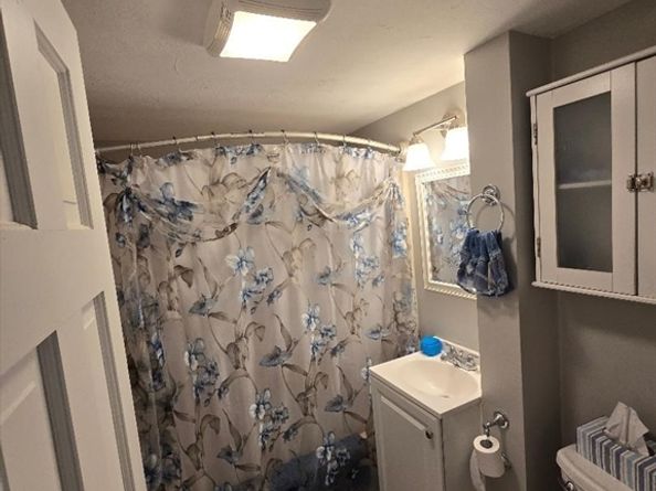 39 S Main St, Millbury MA 01527