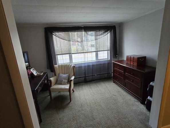 39 S Main St, Millbury MA 01527