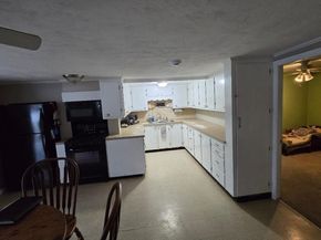 39 S Main St, Millbury MA 01527