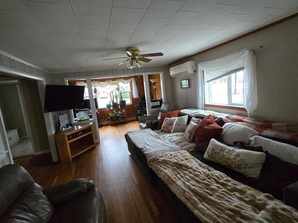 39 S Main St, Millbury MA 01527