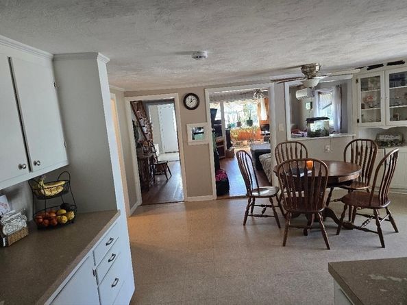 39 S Main St, Millbury MA 01527