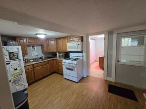 39 S Main St, Millbury MA 01527