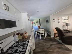 39 S Main St, Millbury MA 01527