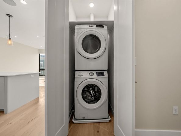 340 W 2nd Street 13, Boston MA 02127