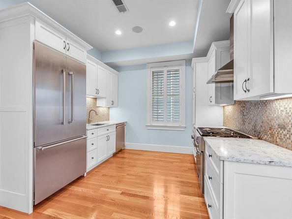 480 East 4th St 3, Boston MA 02127