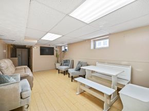 8 Hillview Ave, Boston MA 02131