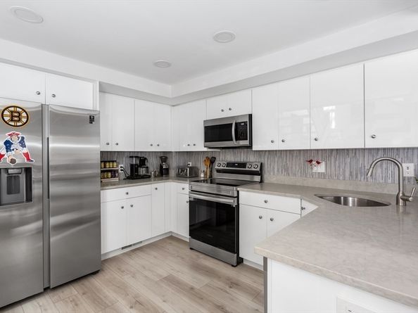 2 Kendall St 2, Walpole MA 02081