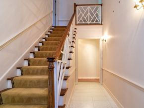 9 Buttercup Ln, Dover MA 02030