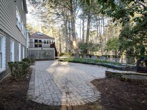 9 Buttercup Ln, Dover MA 02030