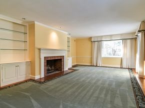 9 Buttercup Ln, Dover MA 02030